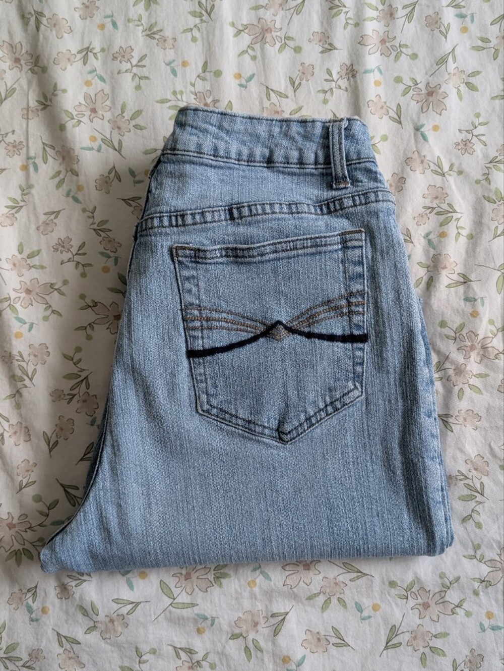 Light Blue Women's Jeans with Back Pocket Stitching
